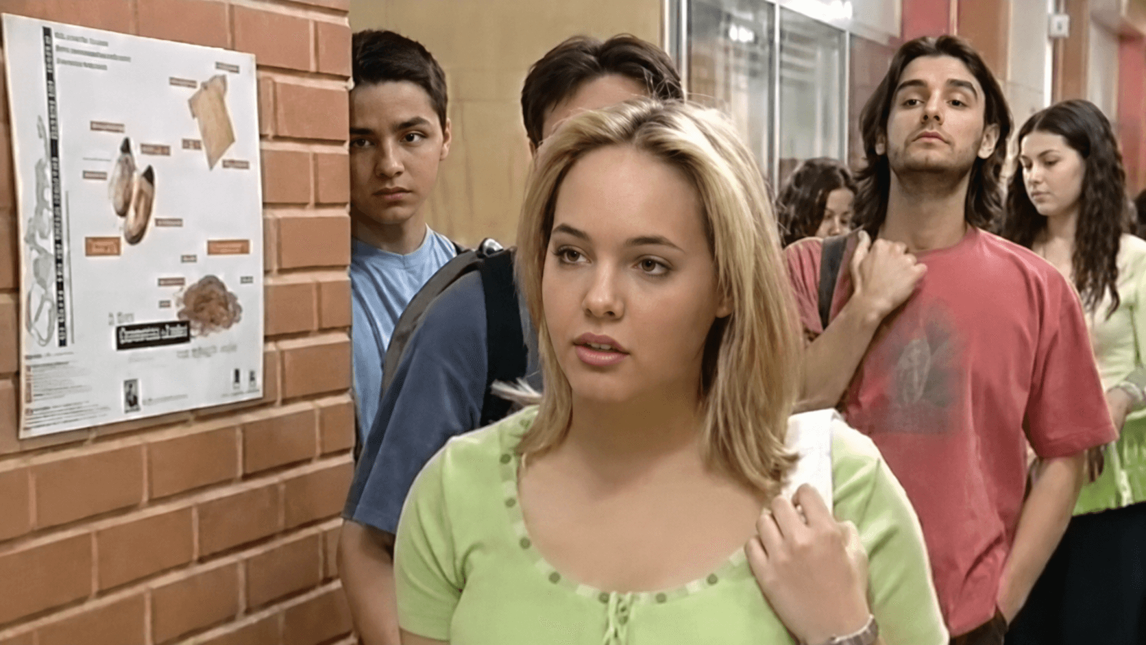 Lara de Miguel como Sara Antón en una escena de Compañeros